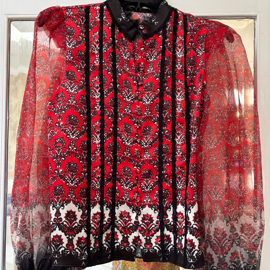 Alice + Olivia Red And Black Graphic Blouse With Peter Pan Collar